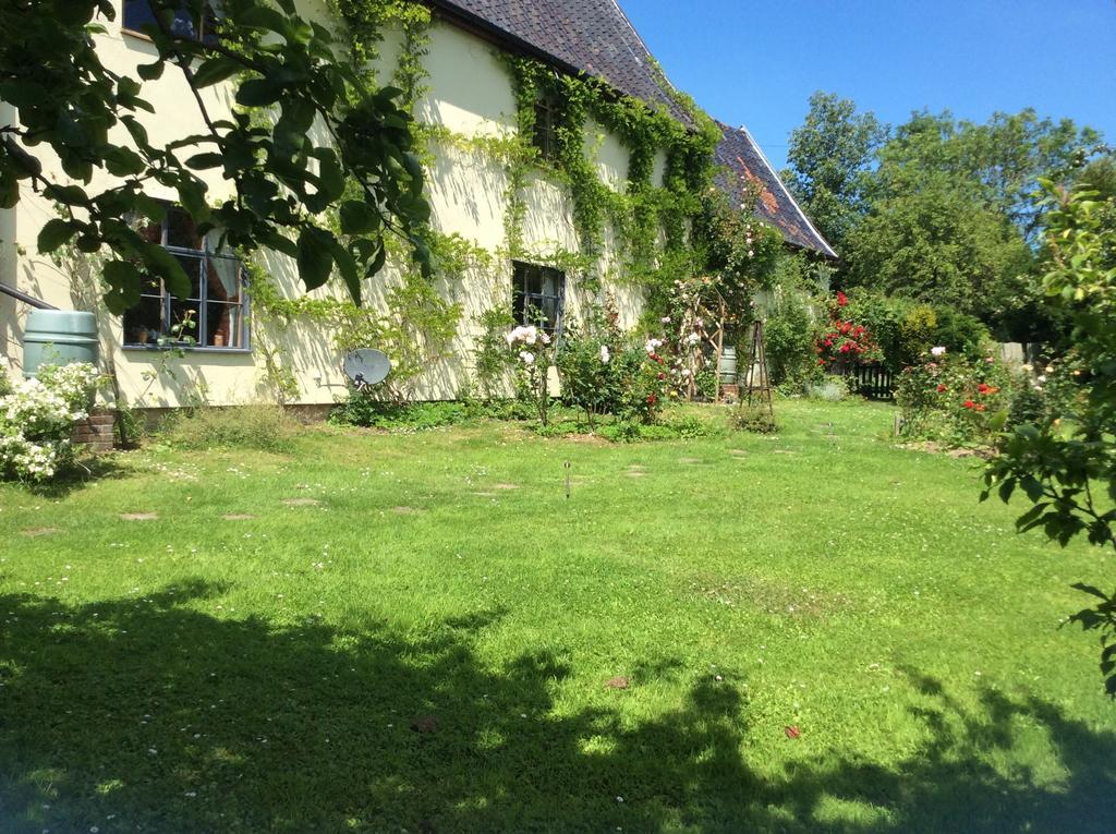 Valley Farmhouse, Westhall Redisham Екстер'єр фото